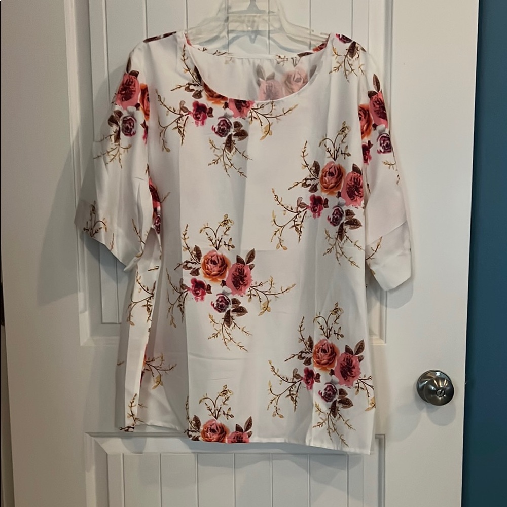 Chic Floral Blouse - White and Pink